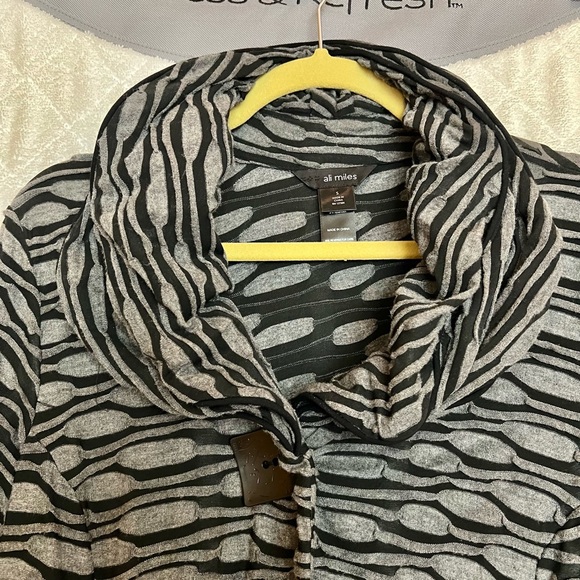 Designer Ali Miles versatile lightweight coat - Picture 5 of 11